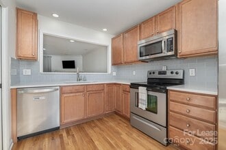 9005 Nolley Ct in Charlotte, NC - Building Photo - Building Photo