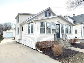 705 W Olin Ave in Madison, WI - Foto de edificio - Building Photo