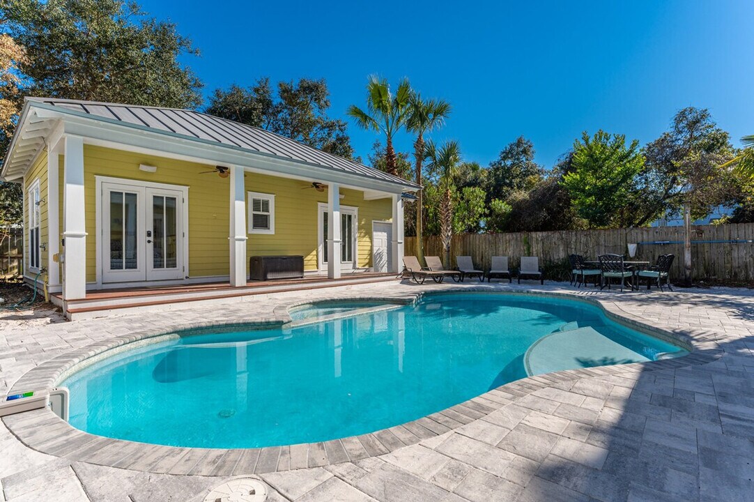 87 Barracuda St in Destin, FL - Building Photo