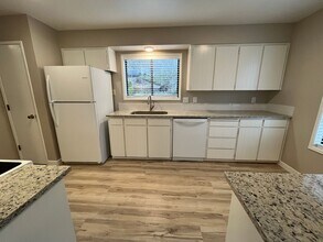 4387 Imperial Dr in West Linn, OR - Building Photo - Building Photo