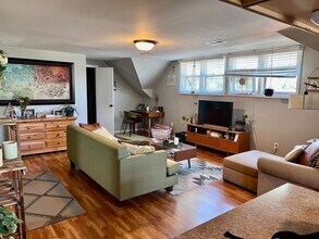 410 Eureka Ave SE in Grand Rapids, MI - Building Photo - Building Photo