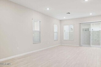 5062 E Hartford Ave in Scottsdale, AZ - Building Photo - Building Photo
