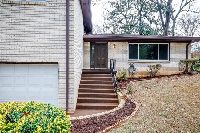 2692 Whites Mill Ct in Decatur, GA - Foto de edificio - Building Photo