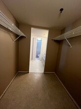 270 E Highland Ave, Unit 625 in Milwaukee, WI - Building Photo - Building Photo