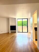 7826 Topanga Canyon Blvd, Unit 109 in Canoga Park, CA - Building Photo