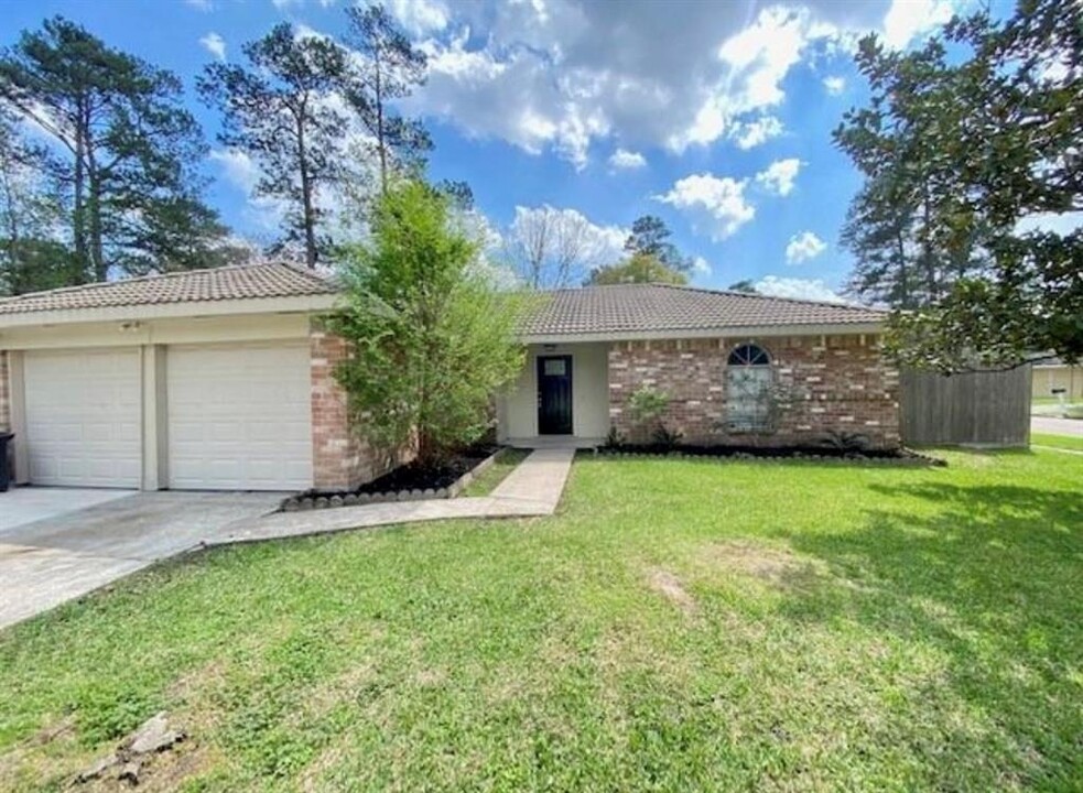 5502 Maplegate Dr in Spring, TX - Building Photo