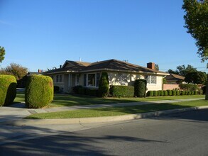 1104 E Everett Pl in Orange, CA - Building Photo - Building Photo