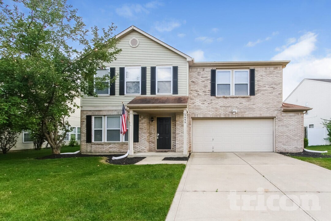 9899 Olympic Cir in Indianapolis, IN - Foto de edificio