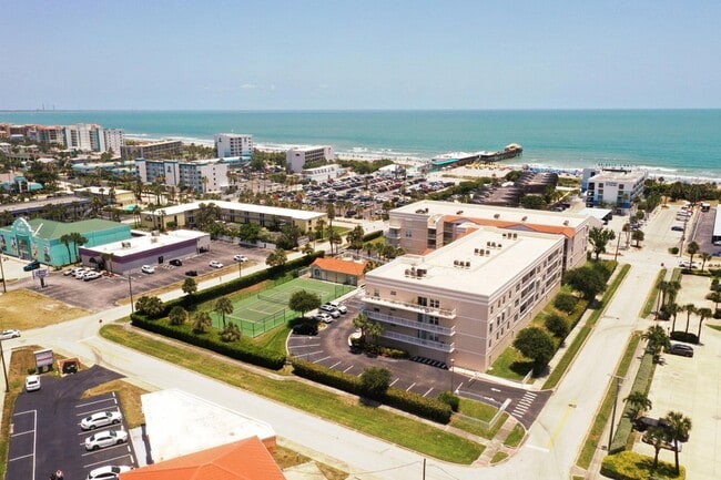 125 Pulsipher Ave, Unit 402 in Cocoa Beach, FL - Building Photo - Building Photo