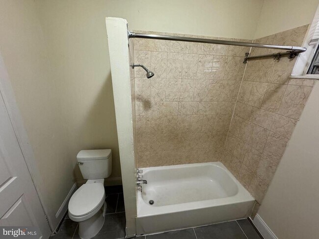 1238 W Lehigh Ave-Unit -2R in Philadelphia, PA - Building Photo - Building Photo