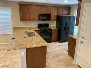 675 Swift Eagle Ave in Henderson, NV - Building Photo - Building Photo