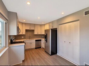 3354 S Flower St, Unit 52 in Lakewood, CO - Foto de edificio - Building Photo