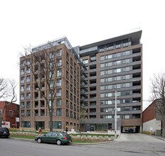 400 Wellington West in Toronto, ON - Building Photo - Building Photo