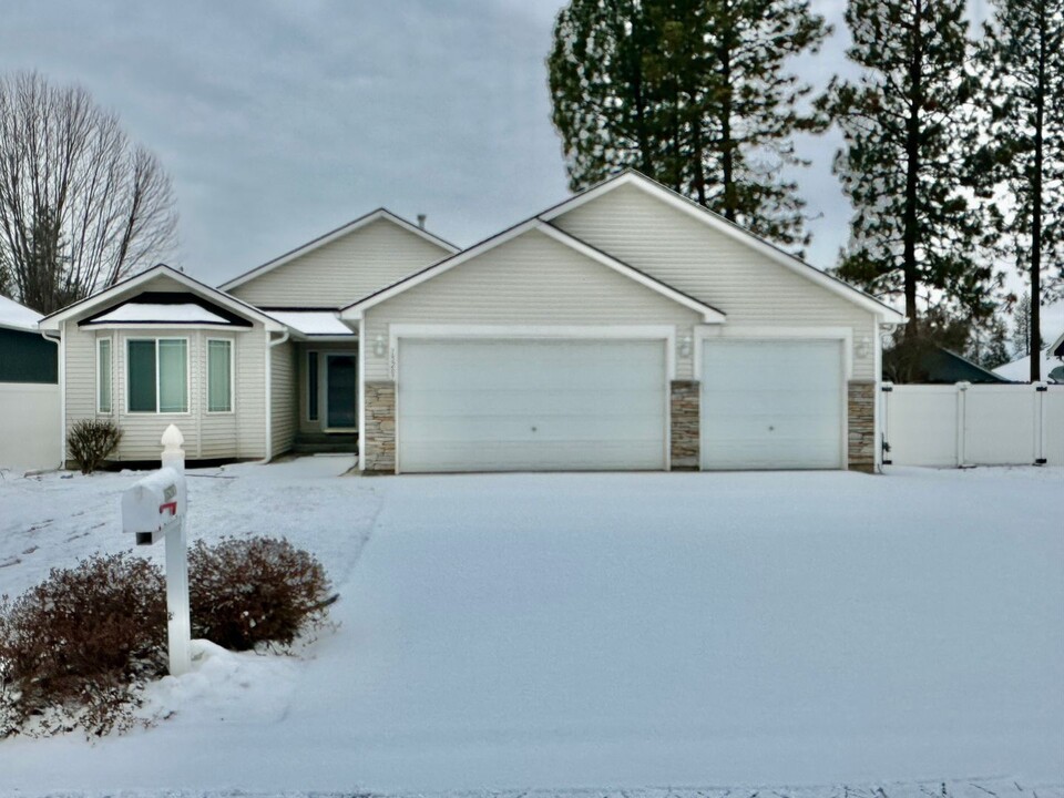 15207 N Bonnett St in Mead, WA - Building Photo