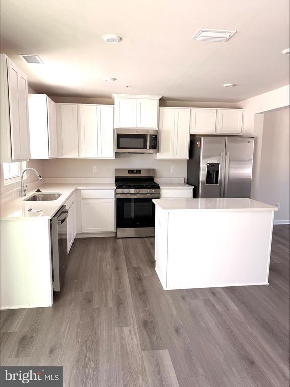 property at 1180 W Walnut Rd