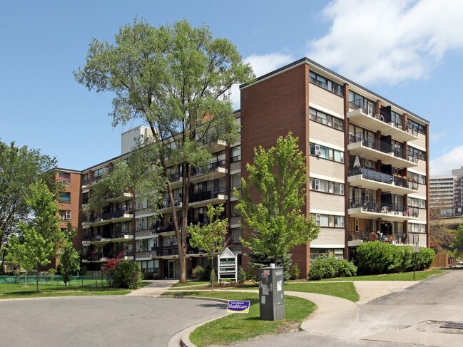 Blenheim Court Apartments in Toronto, ON - Building Photo - Building Photo
