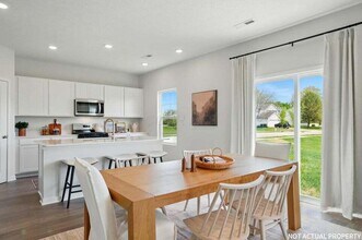 143 Brookside Dr in Jeffersonville, OH - Building Photo - Building Photo