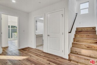 2421 Cochran Ave in Los Angeles, CA - Building Photo - Building Photo