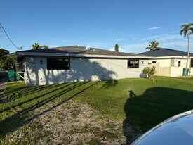 144 San Salvador St in Naples, FL - Building Photo