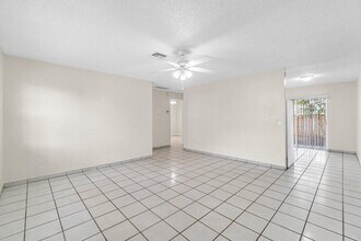 4815 Gulfstream Rd in Lake Worth Beach, FL - Building Photo - Building Photo
