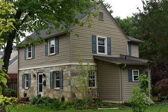 2761 Summerfield Rd in Falls Church, VA - Building Photo - Building Photo