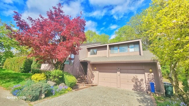 property at 5590 Highland Dr