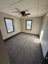 112 W 1st St, Unit 102 N Farley Unit B in Monticello, IA - Building Photo - Building Photo