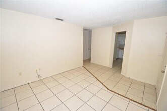 3812 Deeson Rd in Lakeland, FL - Foto de edificio - Building Photo