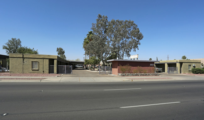 2637 N Oracle Rd in Tucson, AZ - Building Photo - Building Photo