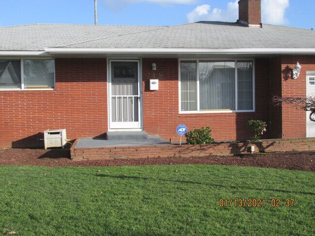 718 NE 106th Pl in Portland, OR - Building Photo - Building Photo