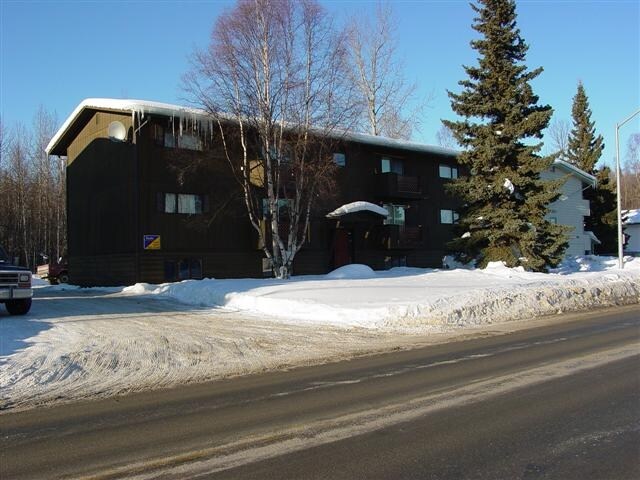 1800 Beaver Pl in Anchorage, AK - Building Photo