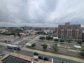 58-12 Queens Blvd-Unit -4K in Queens, NY - Building Photo - Building Photo