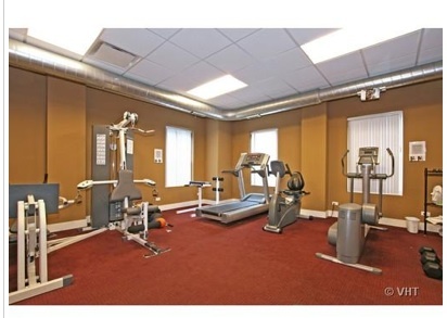 5400 S Harper Ave, Unit 703 in Chicago, IL - Building Photo - Building Photo