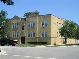 5805 N Markham St Apartments