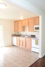 117 N Yolo St in Willows, CA - Building Photo - Interior Photo