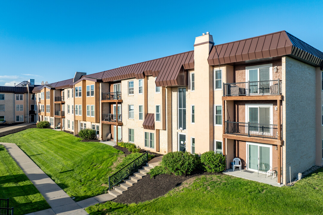 12727 W Dodge Rd in Omaha, NE - Foto de edificio