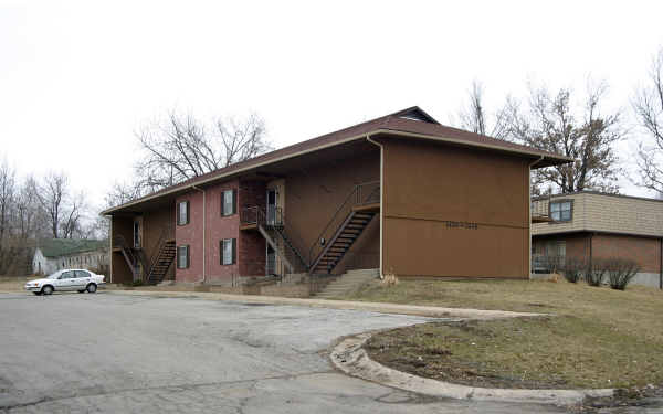 1434 Baker Dr in Independence, MO - Building Photo - Building Photo