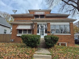 1576 S Layton Blvd in Milwaukee, WI - Building Photo