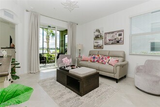 5555 Double Eagle Cir in Ave Maria, FL - Foto de edificio - Building Photo