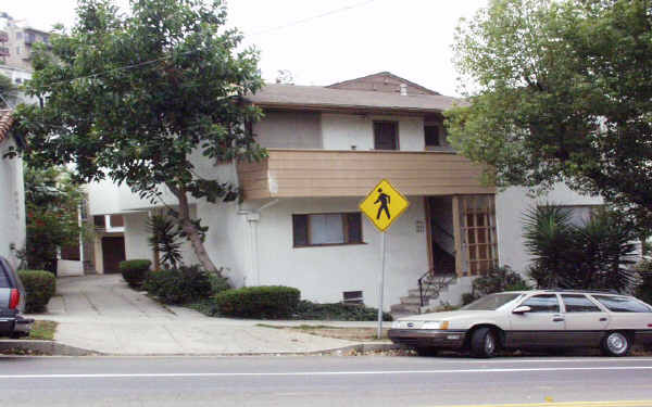 1862-1866 Silver Lake Blvd in Los Angeles, CA - Building Photo