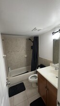 6041 10th Ave N in Greenacres, FL - Building Photo - Building Photo
