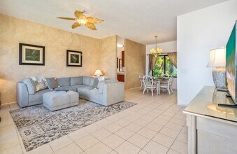 800 Kolani Pl in Wailuku, HI - Building Photo - Building Photo