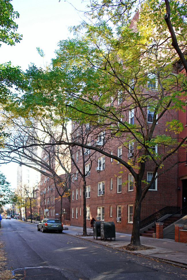 Mansion House in Brooklyn, NY - Building Photo - Building Photo