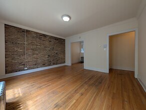 2338 N Spaulding Ave in Chicago, IL - Building Photo - Building Photo