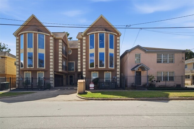 property at 1316 Cleburne St