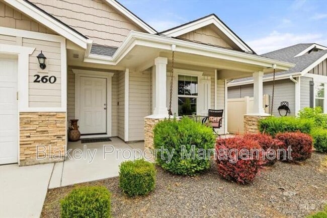 260 W Waukesha St in Meridian, ID - Foto de edificio - Building Photo