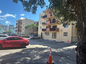 677 SW 9th Ave, Unit 211 in Miami, FL - Building Photo - Building Photo