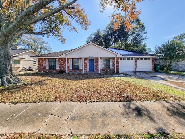 8310 Gulf Tree Ln in Houston, TX - Building Photo - Building Photo