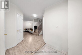 11 Alberta Dr in Vaughan, ON - Building Photo - Building Photo