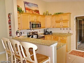 264 Castaways St in Marco Island, FL - Building Photo - Building Photo